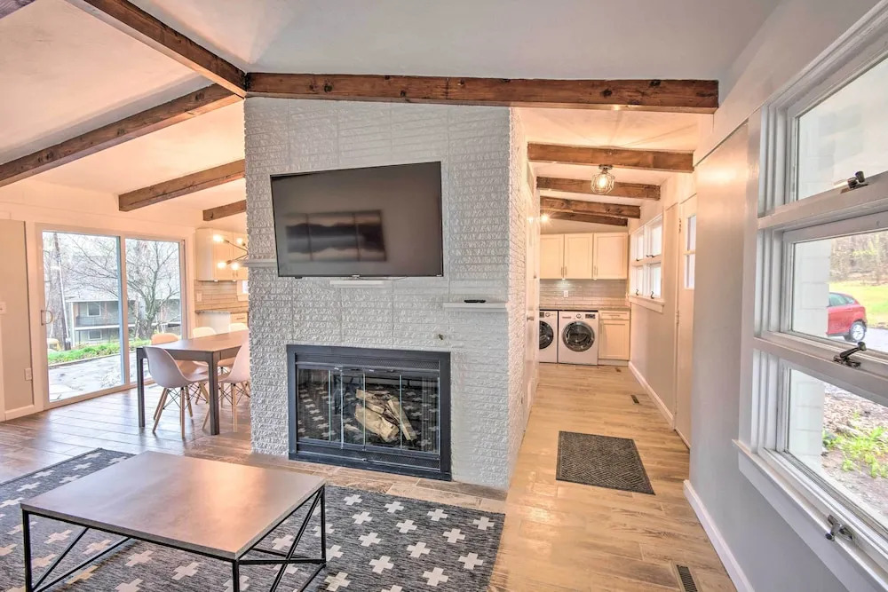 Laconia Hideaway < 2 Miles to Lake Winnipesaukee!