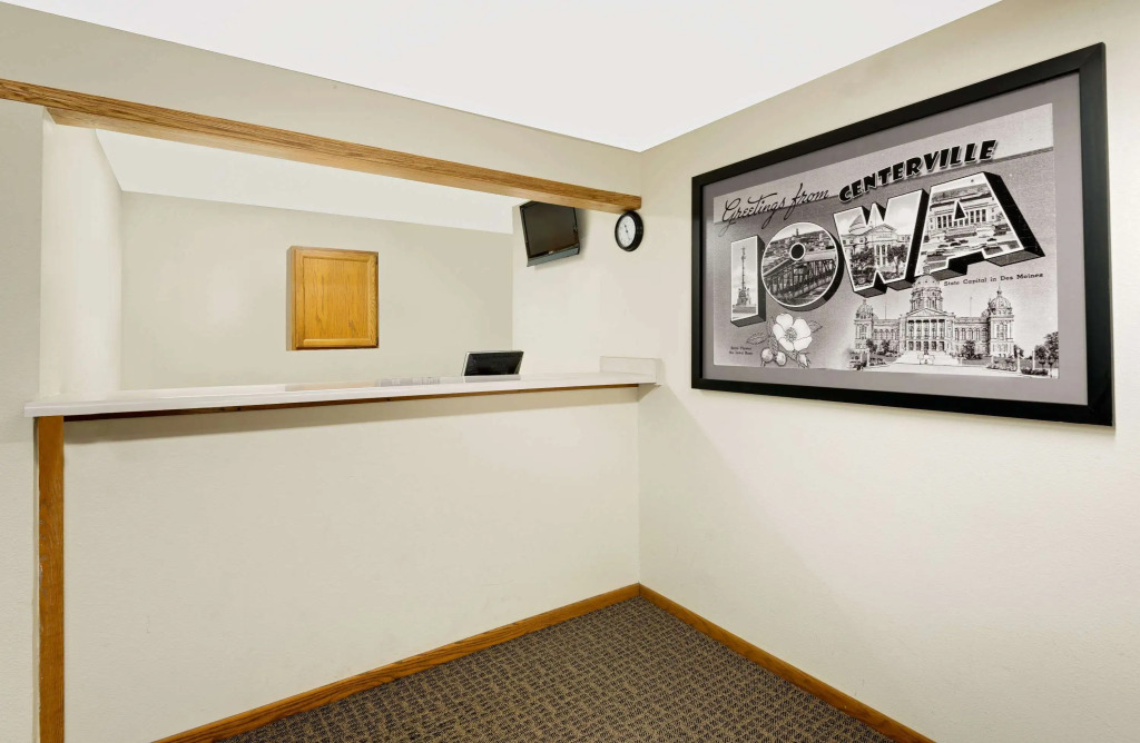 Super 8 Centerville