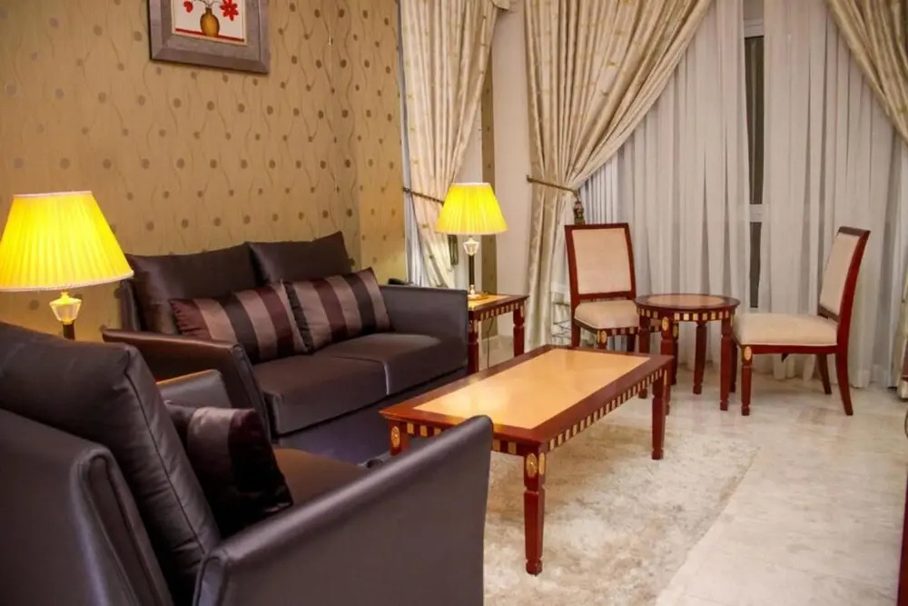 OYO 136 Pioneer Hotel Apartments