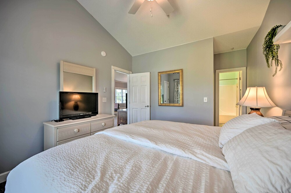 2 Mi to Broadway at the Beach: Quiet Golf Getaway