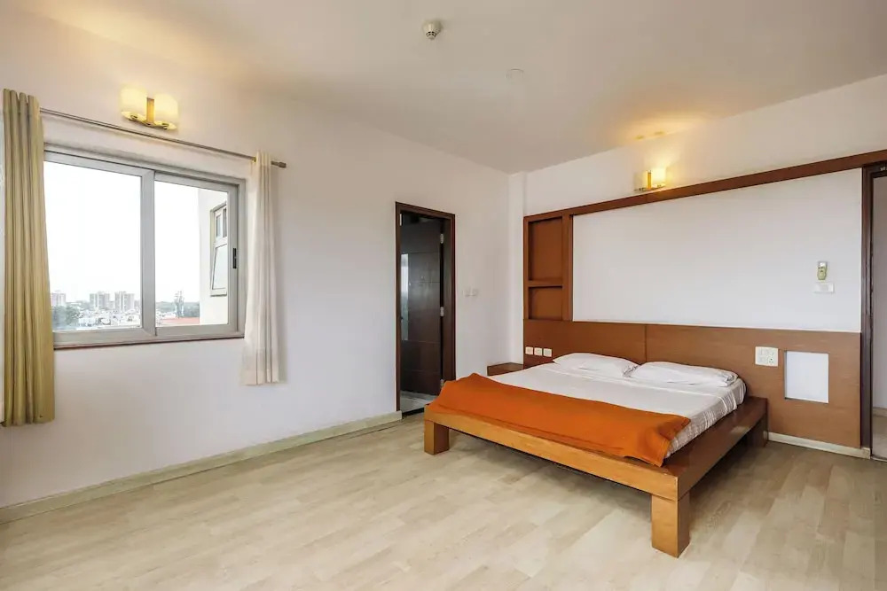Lakeside Aerobay by Red Olive Nr Airport 3bhk