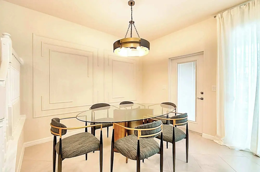 Family-friendly Townhouse w/ Private Pool & Game Room