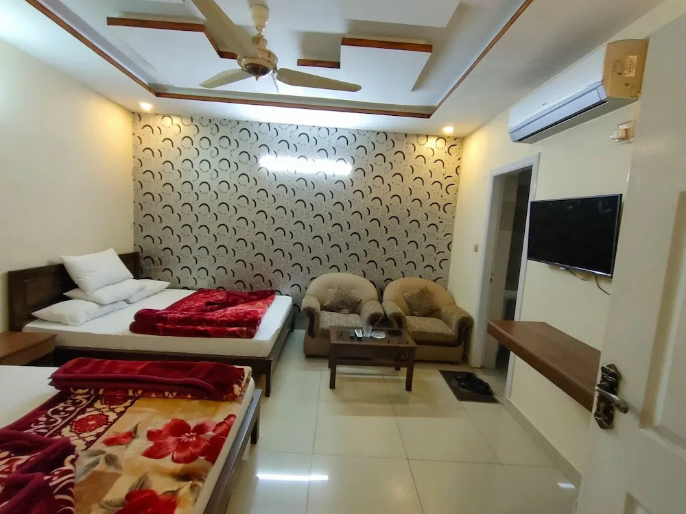 The Mall Luxury Guest House