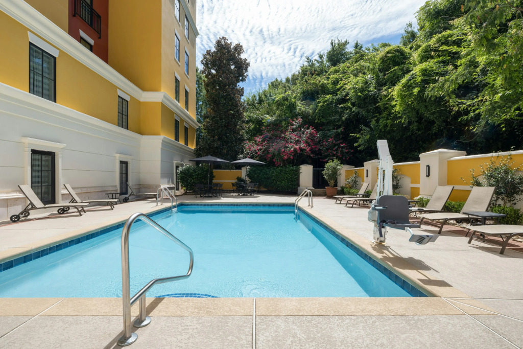 Hampton Inn & Suites South Park at Phillips Place