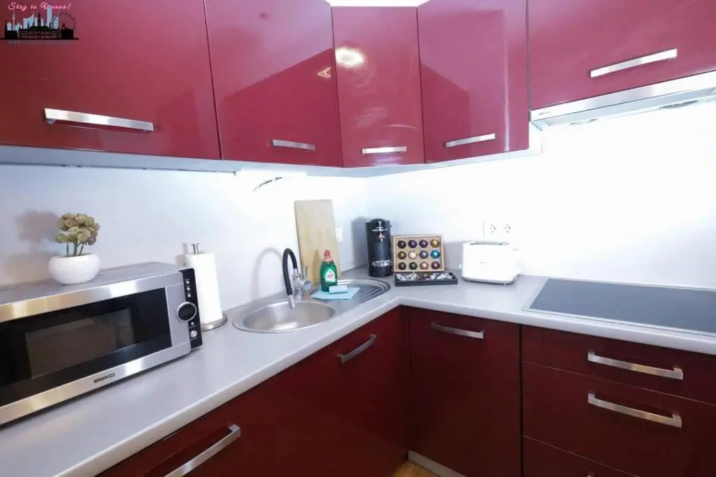 Next to City Center and Central Station, Apt. 10