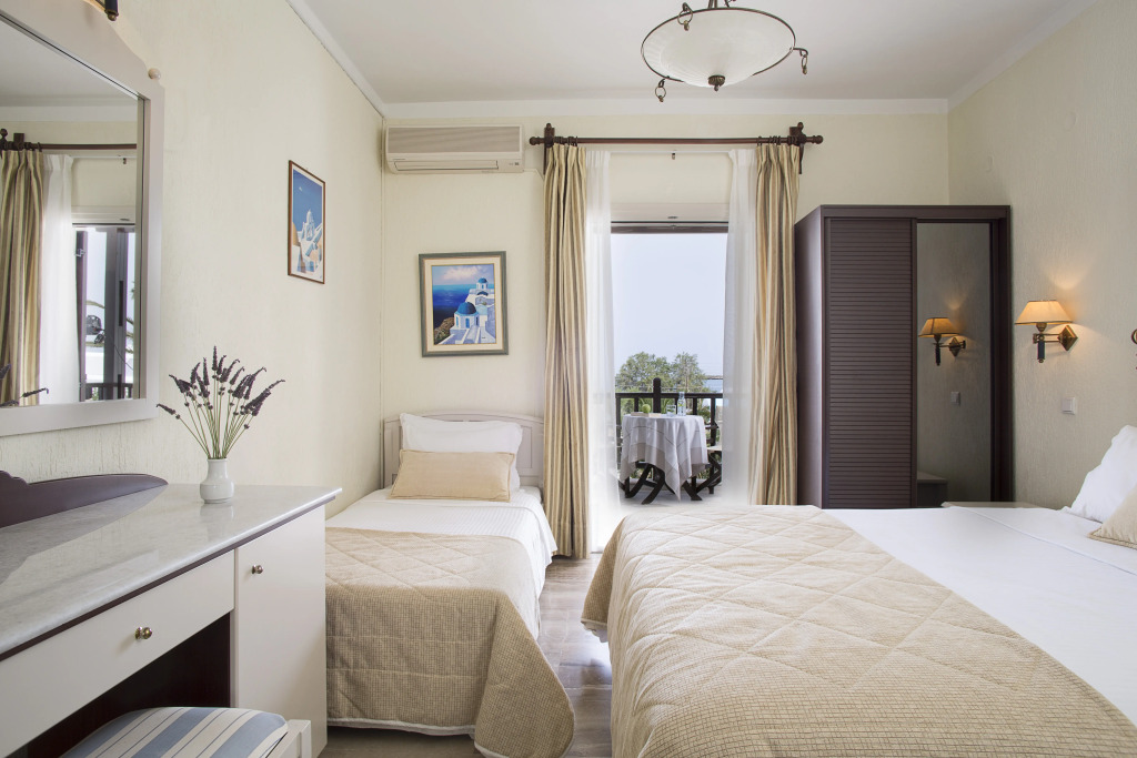 Contaratos Beach Hotel