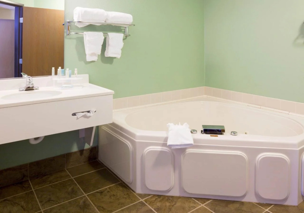 Holiday Inn Express & Suites Superior by IHG
