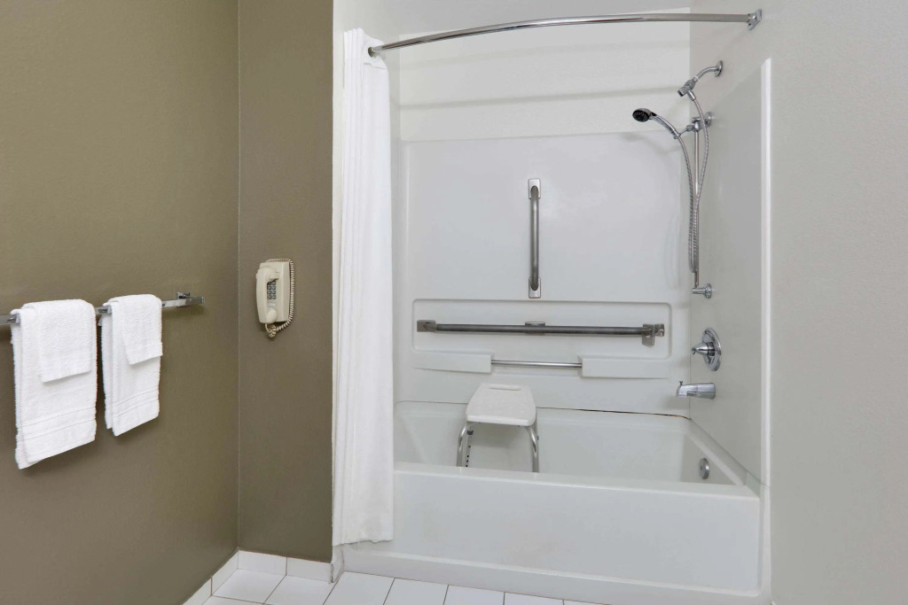 Super 8 by Wyndham Roswell