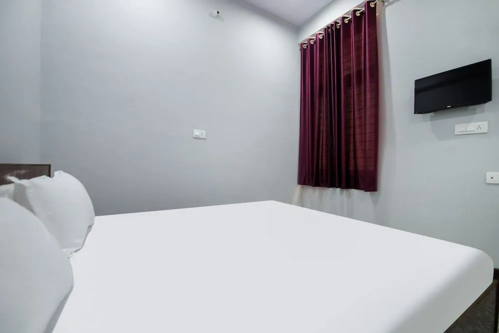 OYO 45931 Hotel Ganesham