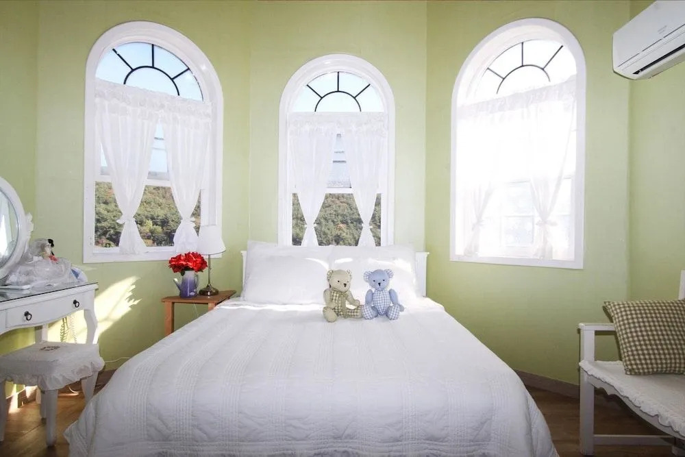Yellow star Pension