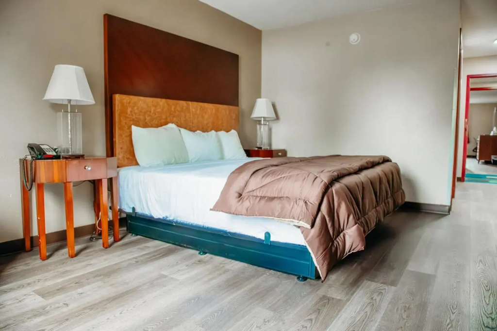 Country Garden & Suites