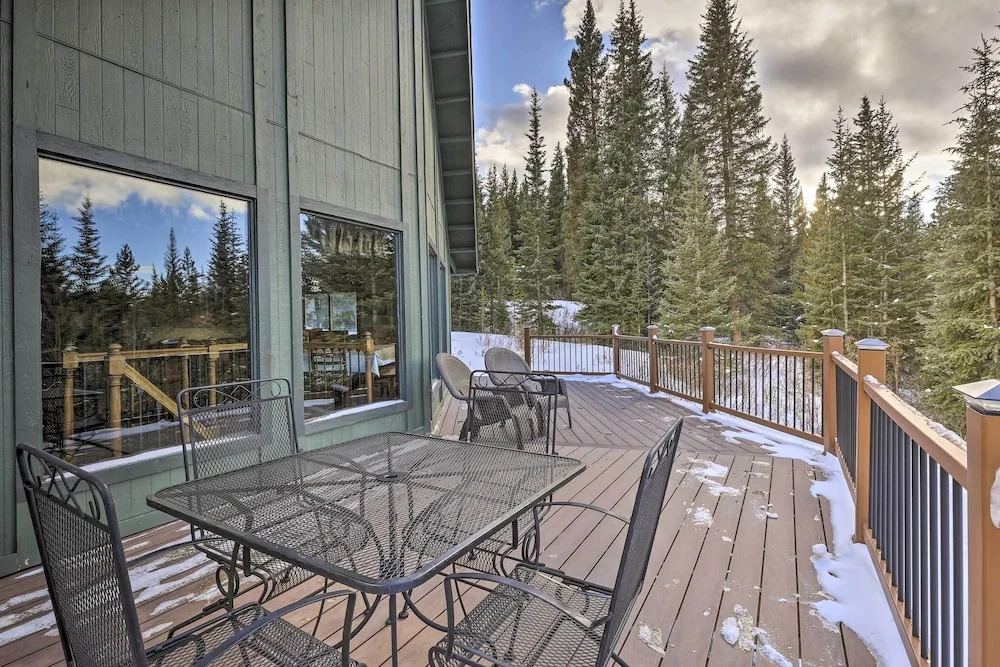 3 Mi to Ski Slopes! Hot Tub Haven in Breckenridge