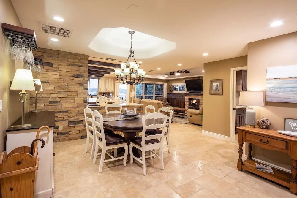 Hummingbird Hideaway 4 Bedroom Home