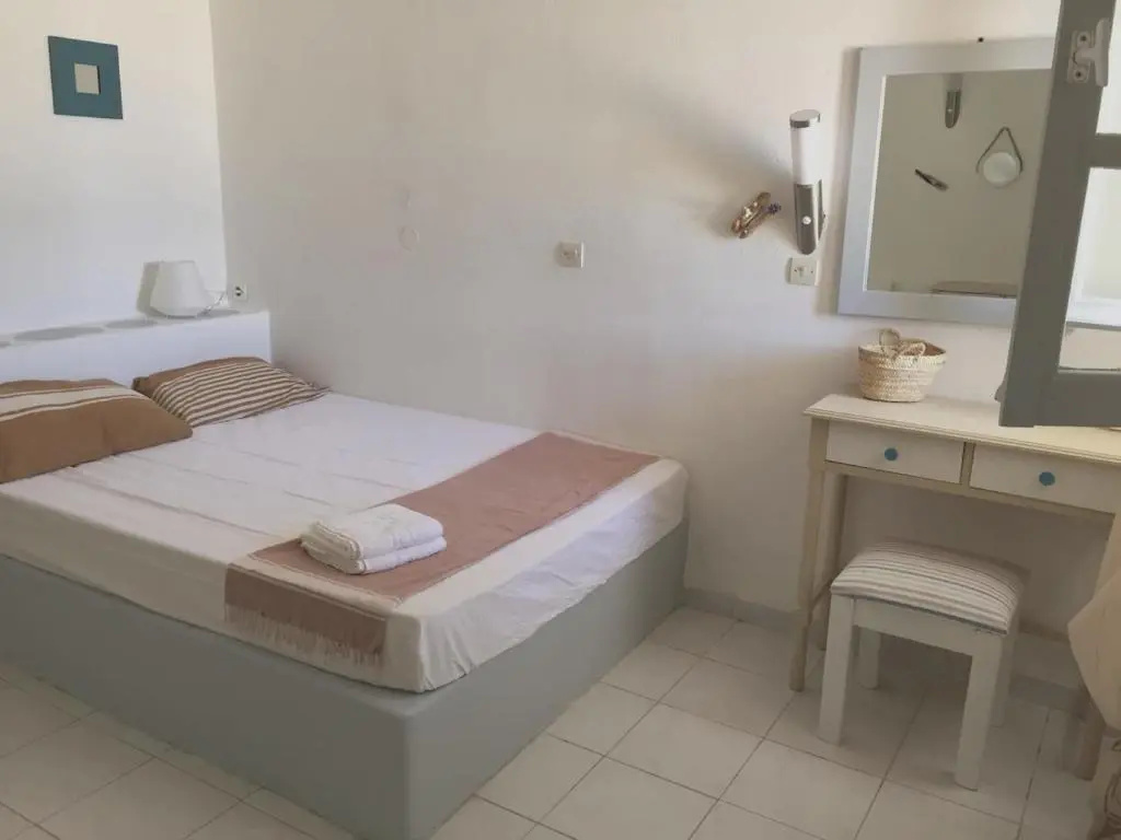 House with 6 bedrooms in Ios with wonderful sea view enclosed garden and WiFi 100 m from the beach