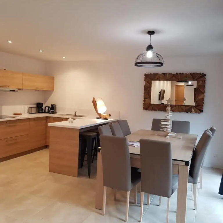 LES Balcons DE Pierre Pomme N°1 : 5 Pièces 8 à 10 Personnes / 5 Rooms 8 to 10 People