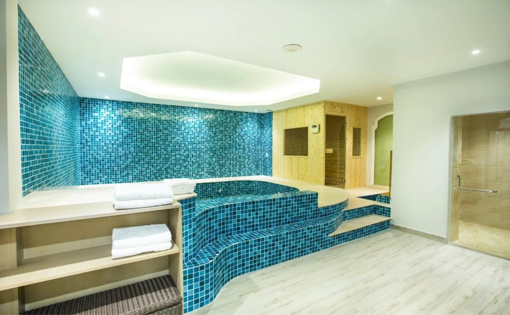Hoa Binh PQ Resort - by BAY LUXURY
