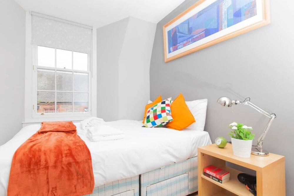 1 Bedroom Apartment in Edinburgh'S Old Town Sleeps 4