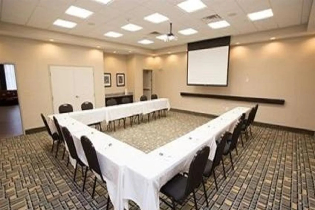 Hampton Inn & Suites Oklahoma City Airport
