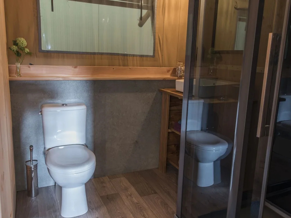 Tent Lodge With Sanitary Facilities at the Bedafse Bergen - Campsite