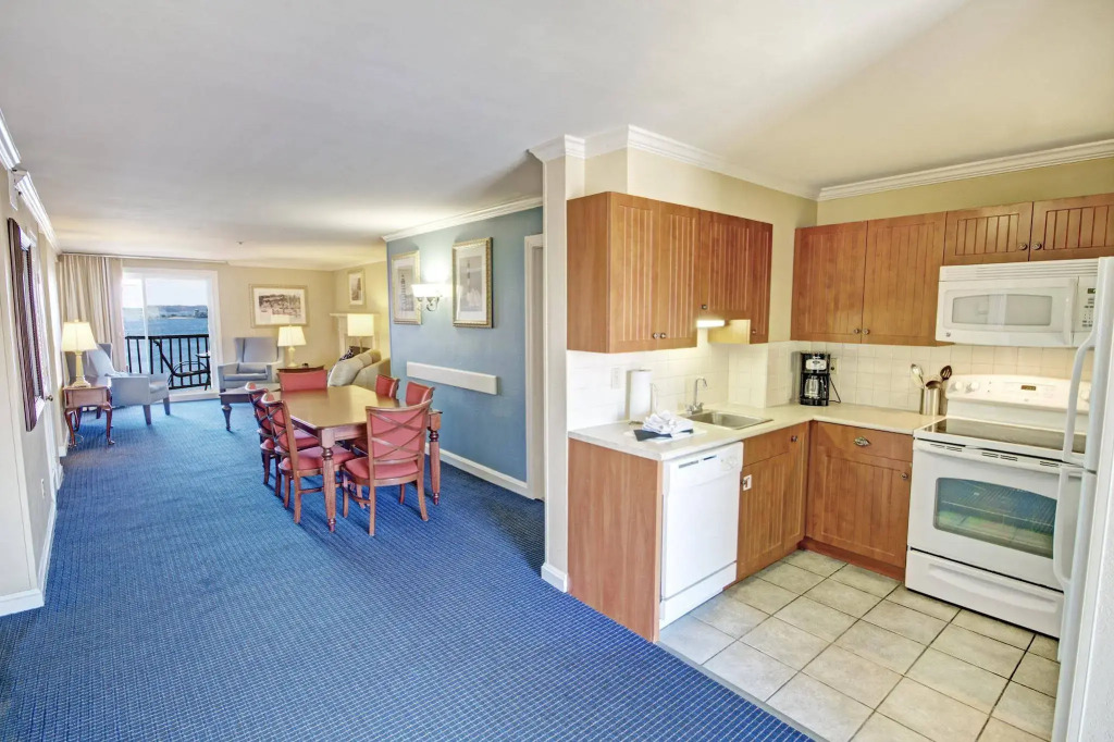 Club Wyndham Newport Onshore