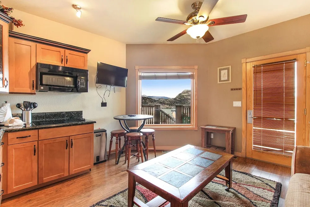 Macgregor Mountain 27c 1 Bedroom Condo by RedAwning