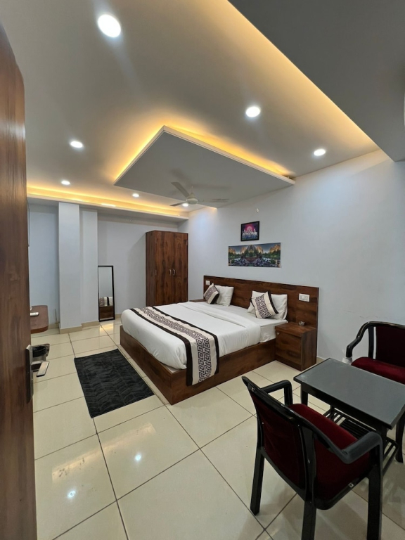 Hotel RK palace near airport
