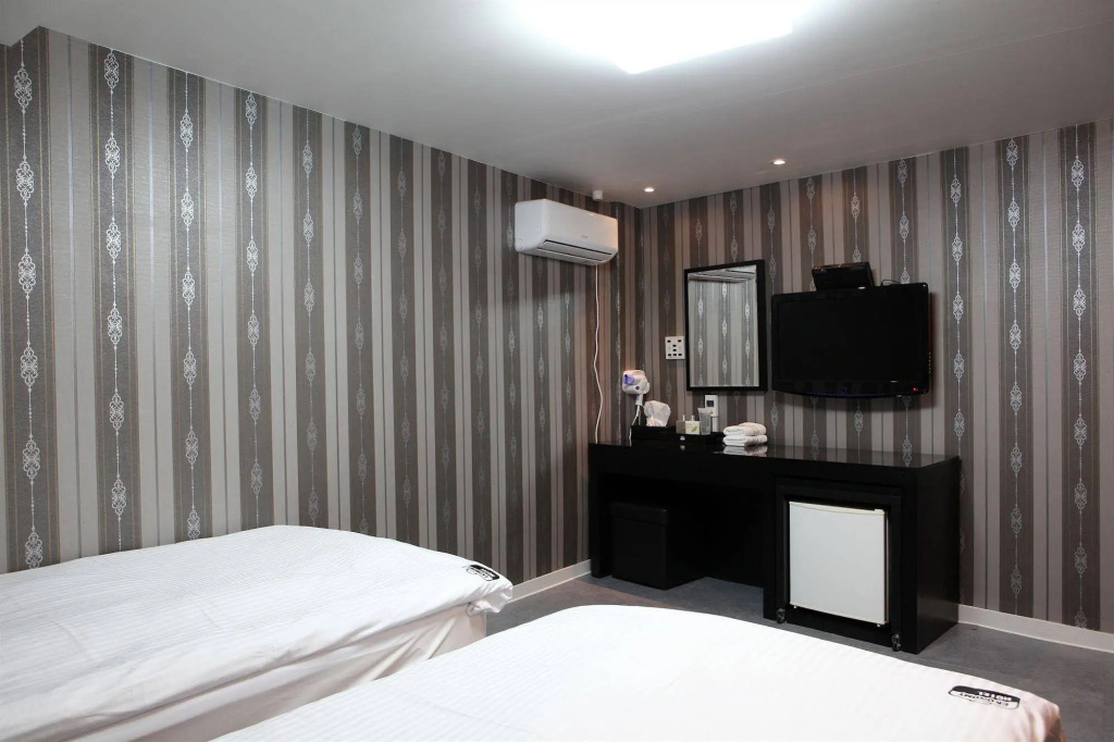 Ekonomy Hotel