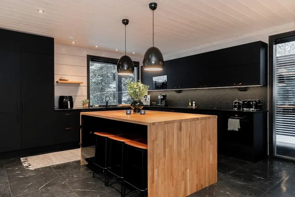 High-Quality 4BR Villa - Private Hot Tub & Sauna