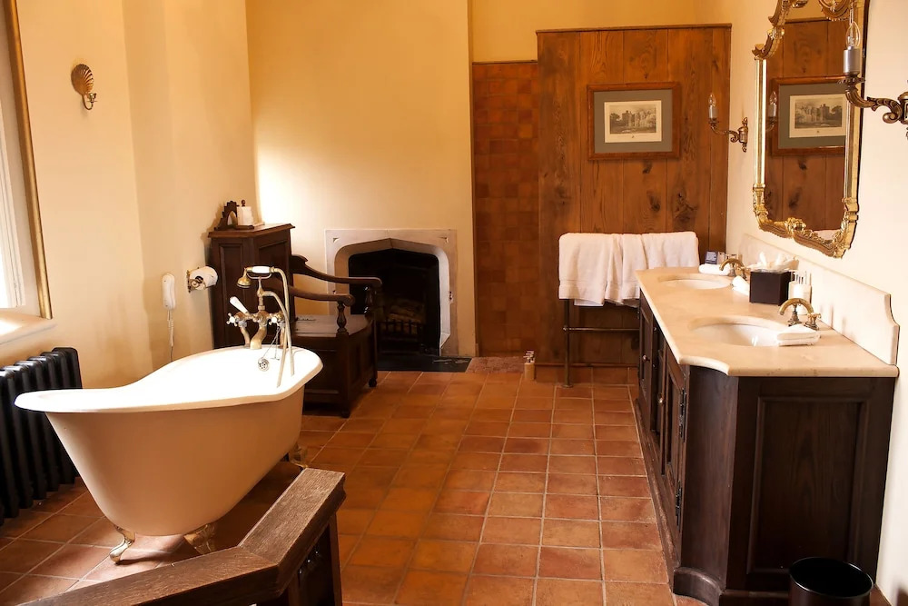 Thornbury Lodge