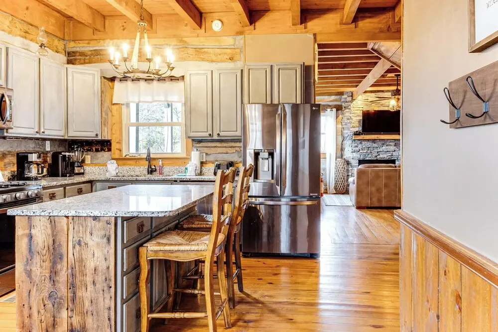 Spacious Gatlinburg Cabin w/ Hot Tub & Game Room!