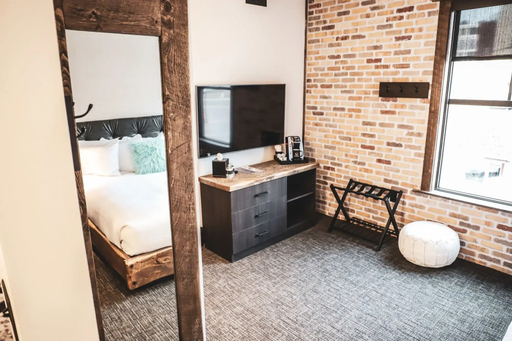 Hotel Crosby