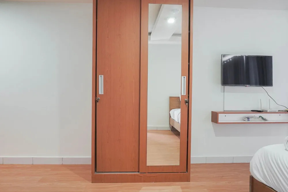 Scenic And Strategic Studio Amethyst Apartment