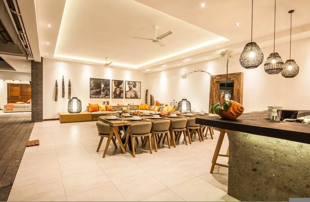 Luxury 6BR Villa, Canggu, 400m to Finns Beach