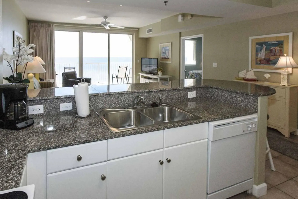1214 Shores of Panama