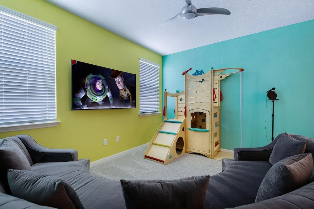 Sr012v: 8 Bed, Pandora, Dinosaur Fun, Ping Pong, Shuffle Board