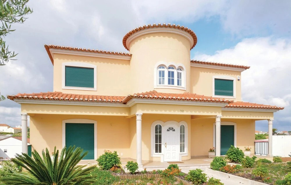 Amazing Home in Miragaia With 5 Bedrooms and Wifi