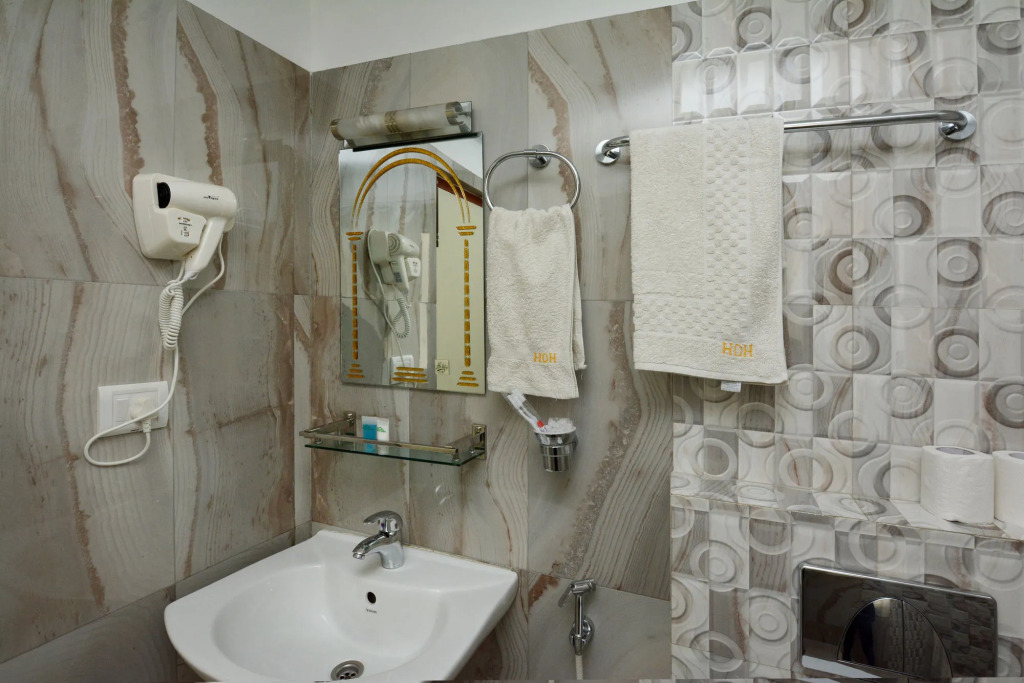Hotel Osho Home