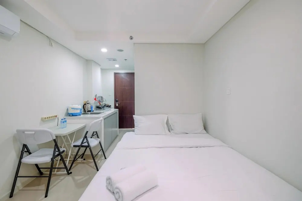 Fancy and Nice Studio at Daan Mogot City Apartment By Travelio