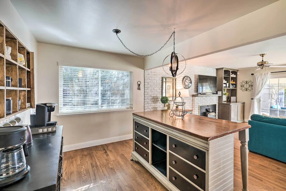 1 Mi to Main Street Sutter Creek: Poolside Oasis!