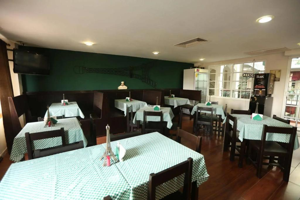 Boca Inn Hotel & Suites