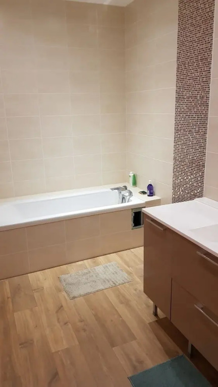 Sete Vue Canal Duplex Pour 7 Personnes
