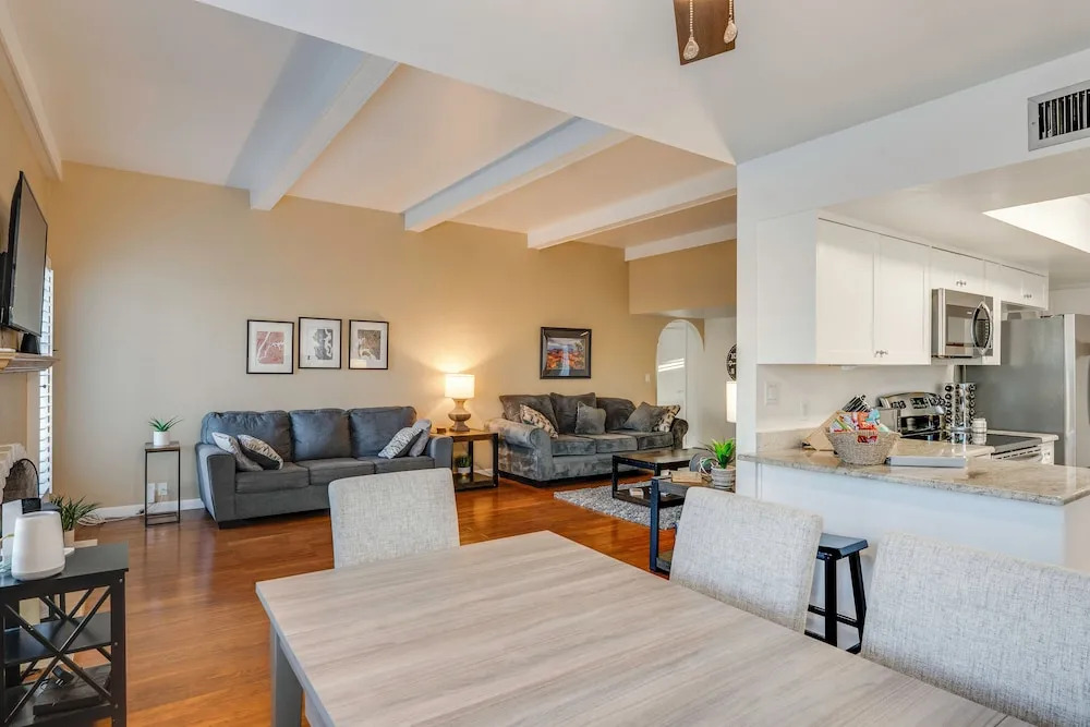 5 Mi to Camelback Ranch: Pet-friendly Home w/ Pool