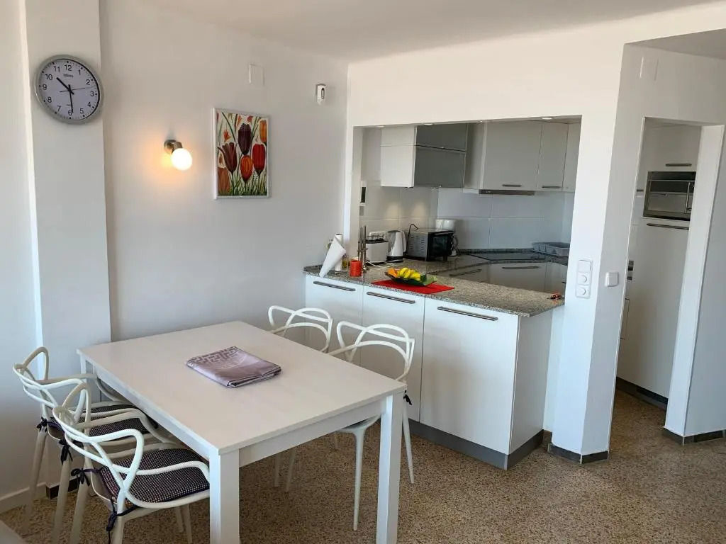AwayDays - 802 - Incredible 1-Bed Apartment with Magical Views