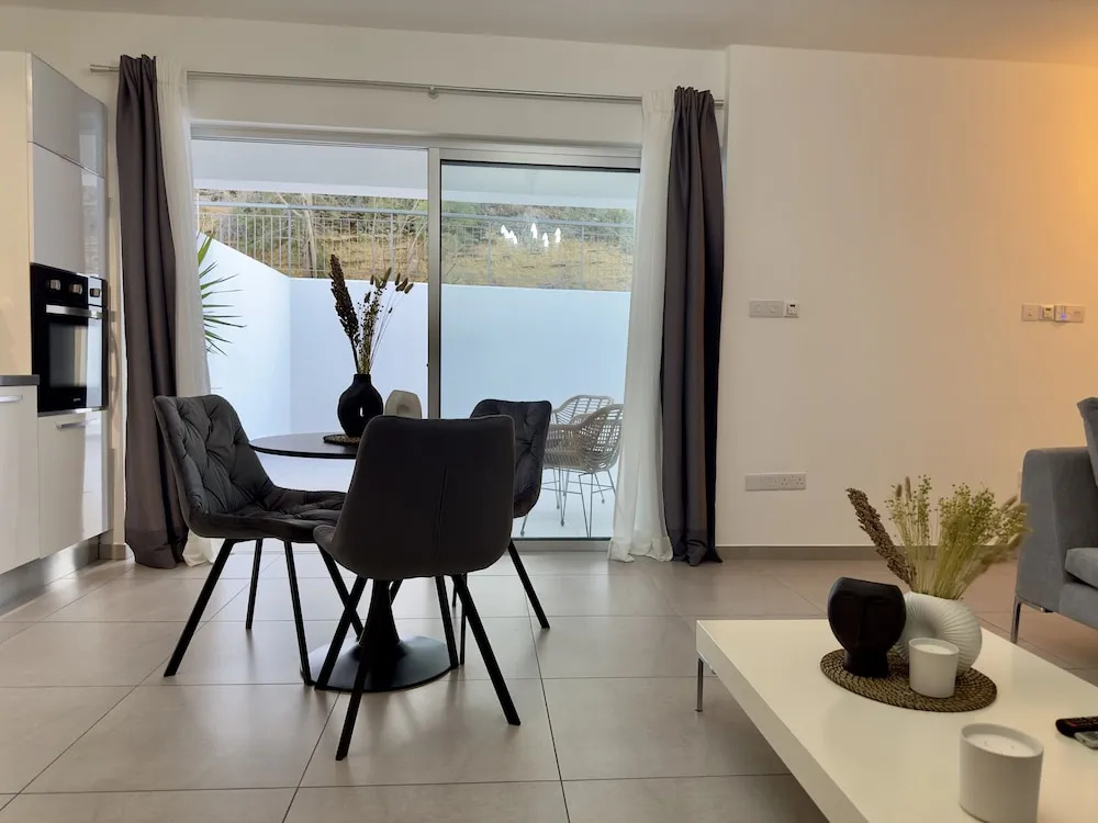 Welcome to Our Luxurious 1-bedroom Private Residence With a Special Patio
