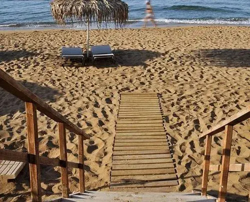 The Mini Beach Hotel
