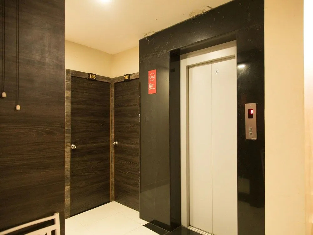 OYO 10365 Hotel RR
