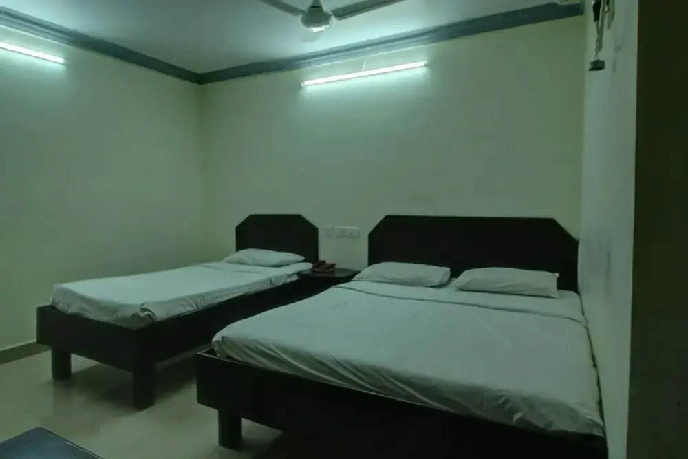 Vasantham Inn By OYO Rooms