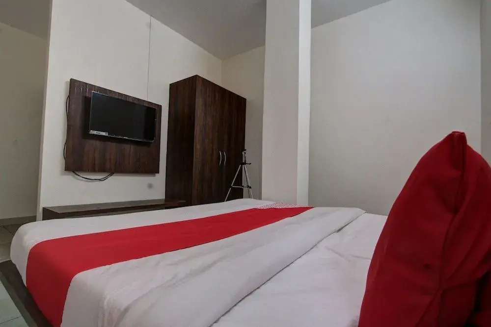 Kruthika Comforts By OYO Rooms