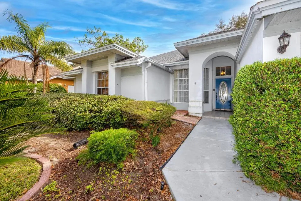 Palm Harbor Paradise - Spacious Home In Quiet Neighborhood with Heated Pool, Billiard Room, Hot Tub