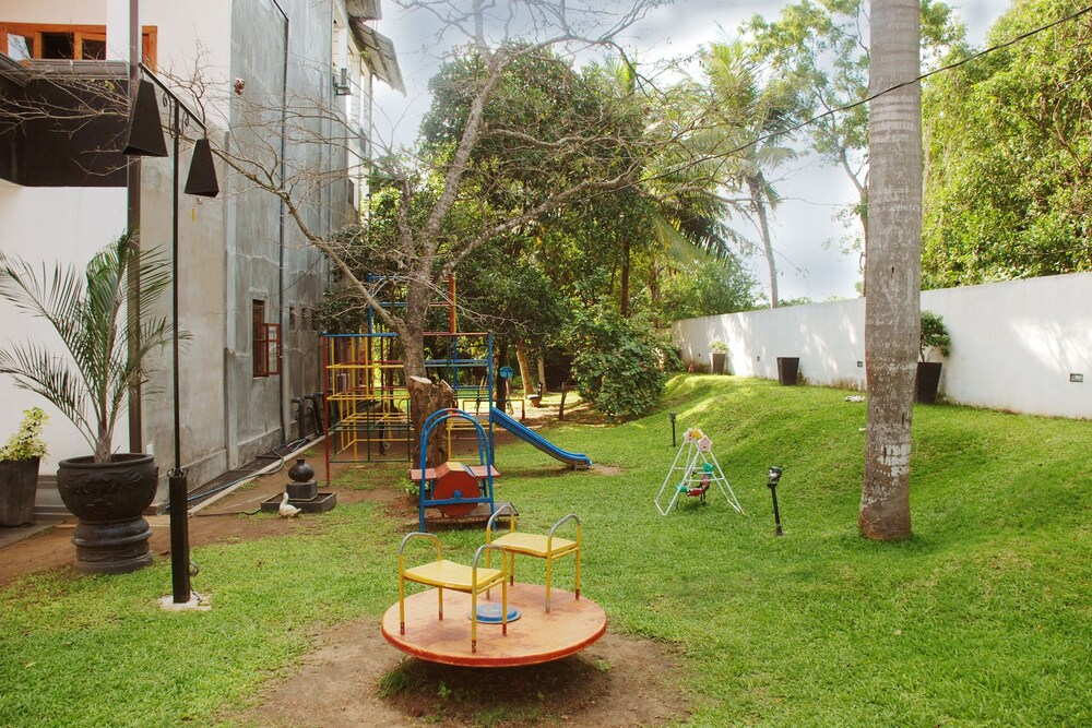The Triangle Hotel